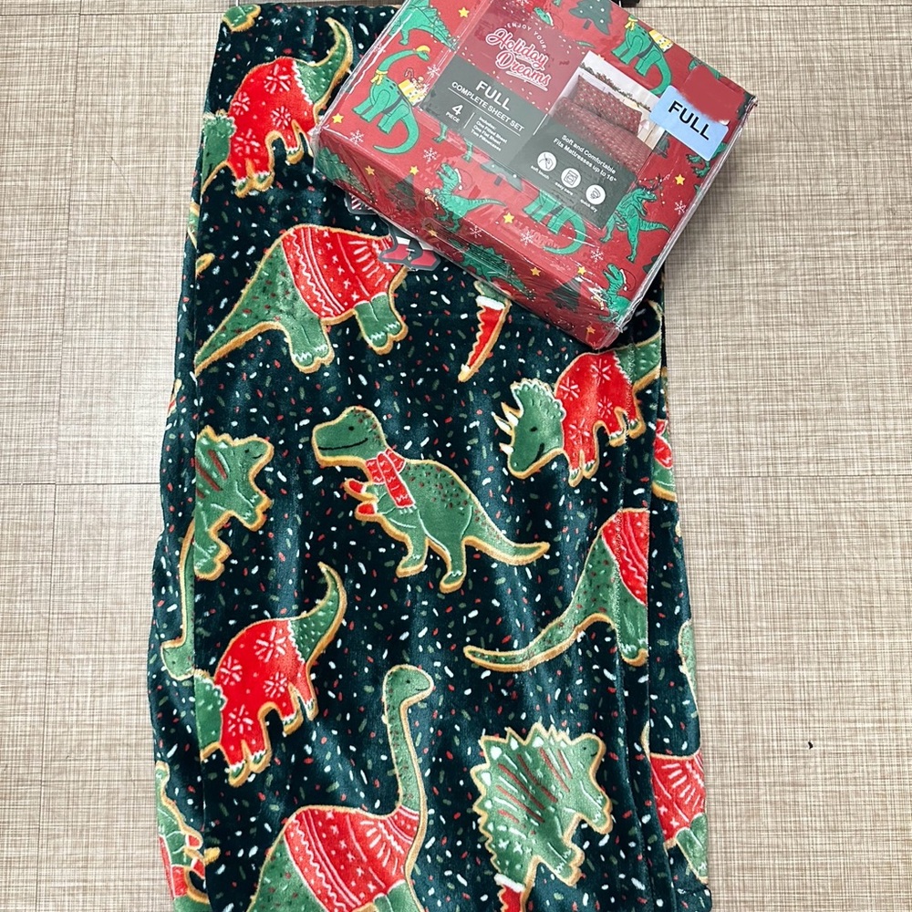 Merry Xmas Dinosaur Gingerbread Cookie Throw + Full Size Dino Sheet Set